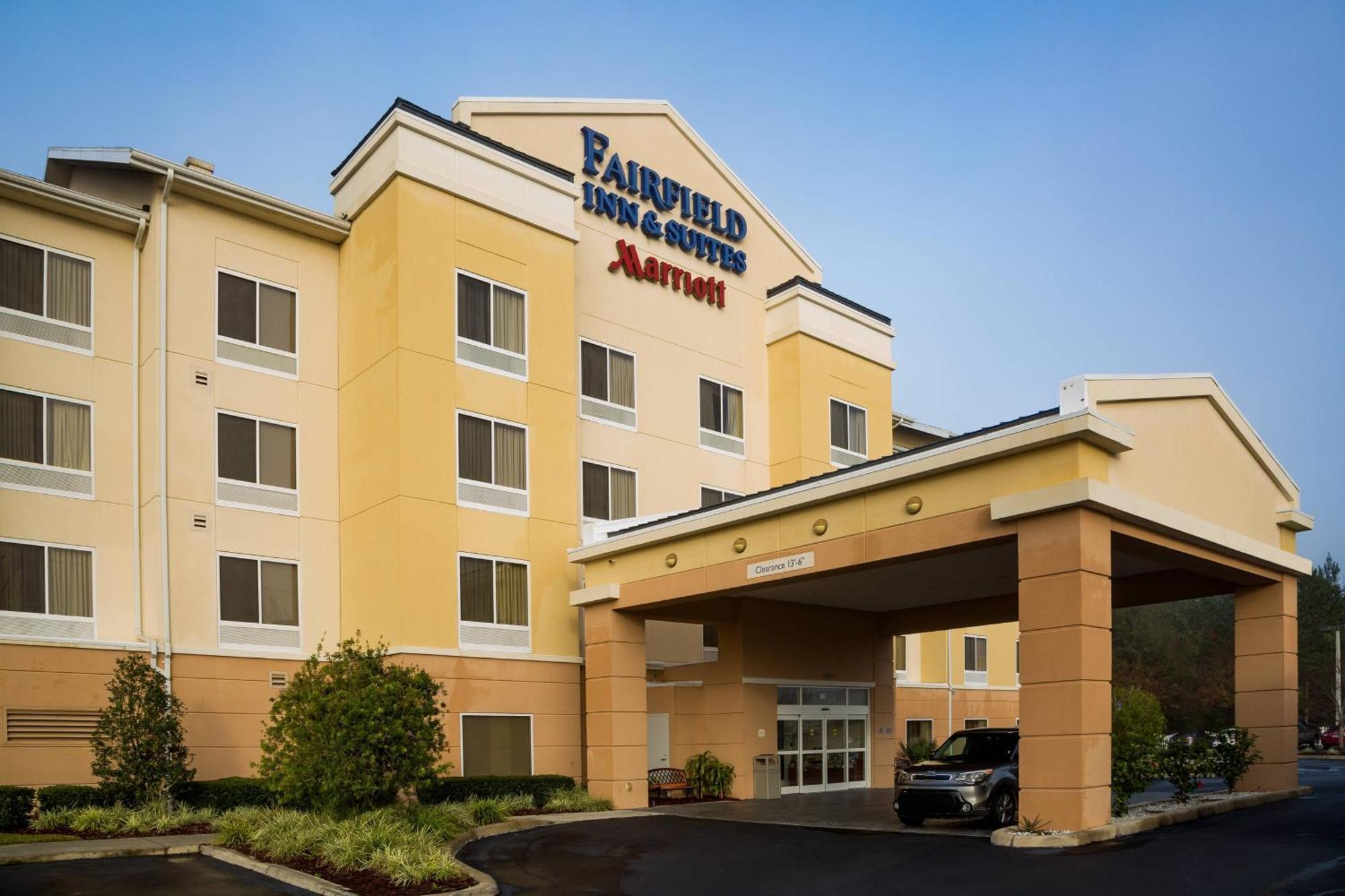 Fairfield Inn & Suites Lake City Exterior photo